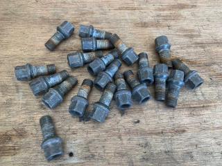 Запчасть болт колёсный (комплект) Audi A4 18.01.2005