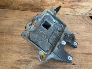 Запчасть крепление аккумулятора Jeep Liberty 2008