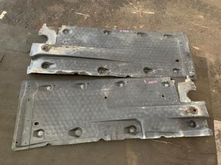 Запчасть защита днища кузова левая Volkswagen Golf 02.07.2008