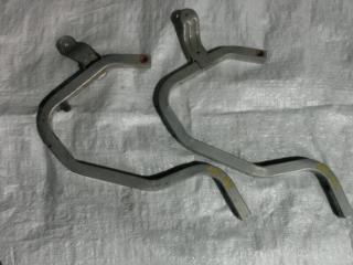Петля багажника Renault Logan 2009