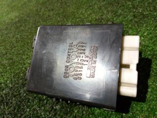 Блок электронный Toyota Carina 1993