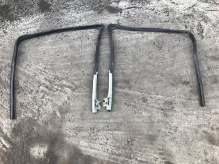 Уплотнитель Renault Duster 2013