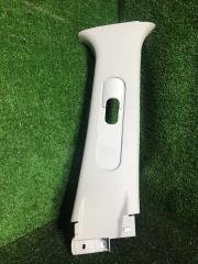 Пластик салона правый Toyota Wish 2004