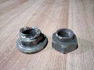 Гайка Mazda Demio 2000