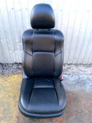 Сиденья передняя правая Toyota Avensis 2009