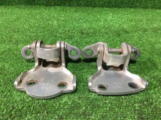 Петля двери задняя правая Honda CR-V 1996