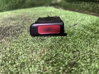 Кнопка аварийной сигнализации Honda Accord 1996