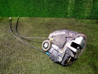 Замок двери задний правый Toyota Camry