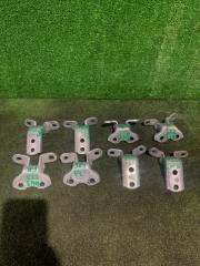 Фото запчасти петля двери Toyota Corolla Axio 2016 Б/У запчасть Запчасть петля двери Toyota Corolla Axio 2016