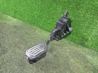 Педаль газа Toyota Corolla Axio 2016