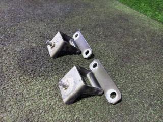 Петля багажника Renault Sandero 2011