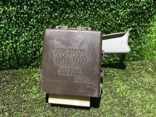 Блок управления дверьми Toyota Platz 2001