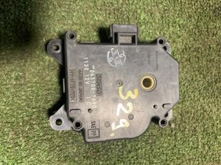 Моторчик заслонки отопителя Toyota Platz 2001