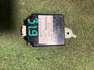 Блок управления дверьми Toyota Vista 1998