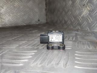 Запчасть датчик удара air bag Mitsubishi Pajero iO 1 1998-2007