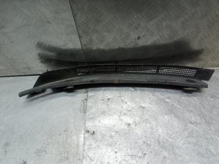 Решетка под лобовое стекло левая Audi 80 1986-1991