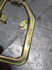 Запчасть кронштейн уплотнителя вала рулевого Lifan X60 1 2012