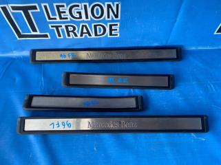Запчасть накладка на порог MERCEDES-BENZ E500 2006.09