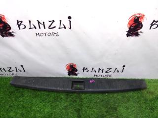 Накладка крышки багажника Subaru Legacy 2006 контрактная Накладка крышки багажника Subaru Legacy 2006