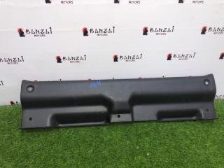 Накладка крышки багажника Toyota Altezza контрактная Накладка крышки багажника Toyota Altezza