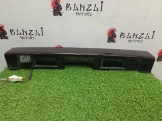 Вставка между стопов Toyota Estima