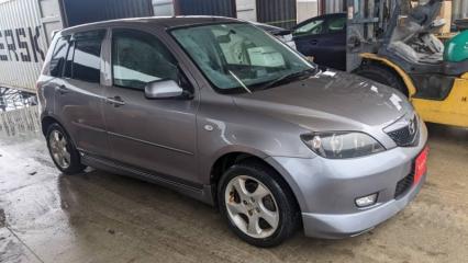 Крыло переднее правое Mazda Demio 2005