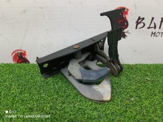 Крюк замка капота Mercedes-Benz S500 2002