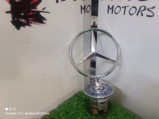 Эмблема Mercedes-Benz C200