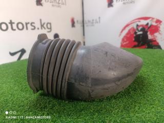 Патрубок воздушного фильтра Mercedes-Benz C200 Б/У Патрубок воздушного фильтра Mercedes-Benz C200