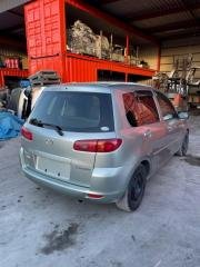 Крышка багажника Mazda Demio 2003