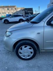 Запчасть крыло переднее левое Mazda Demio 2003