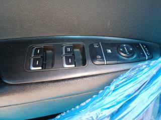 Запчасть блок управления стеклоподъемниками передний левый KIA K5 2017