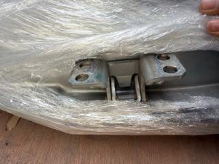 Петля крышки багажника задняя Lexus GX 470 2006