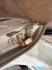 Петля крышки багажника задняя Lexus GX460 2011