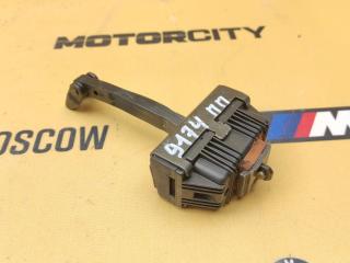 Запчасть ограничитель двери передний BMW 525i 2006