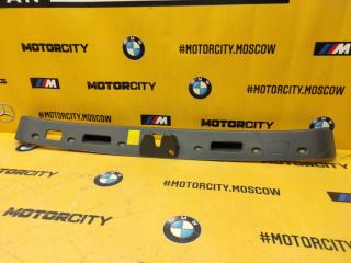 Запчасть накладка крышки багажника Mercedes-Benz 2003