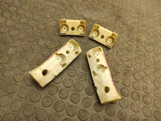 Запчасть кронштейны бампера задние NISSAN X-Trail 2009