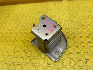 Фото запчасти кронштейн бампера задний левый Mitsubishi Outlander 2014 контрактная запчасть Запчасть кронштейн бампера задний левый Mitsubishi Outlander 2014