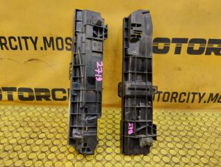 Запчасть кронштейны радиатора BMW 320i 2010