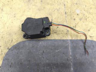 Фото запчасти моторчик заслонок отопителя VOLVO V70 2013 контрактная запчасть Запчасть моторчик заслонок отопителя VOLVO V70 2013