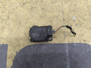 Фото запчасти моторчик заслонок отопителя VOLVO XC60 2013 контрактная запчасть Запчасть моторчик заслонок отопителя VOLVO XC60 2013