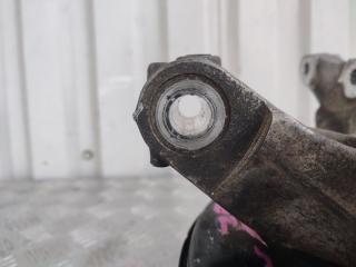 Кулак поворотный передний правый ASTRA J