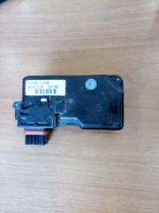 Блок управления стеклоподъемниками задний левый Infiniti Qx56 2008-2019 Б/У Блок управления стеклоподъемниками задний левый Infiniti Qx56 2008-2019