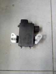 Блок управления стеклоподъемниками передний левый Infiniti Qx56 2008-2019 Б/У Блок управления стеклоподъемниками передний левый Infiniti Qx56 2008-2019