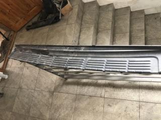 Накладка заднего бампера Toyota Land Cruiser Б/У Накладка заднего бампера Toyota Land Cruiser