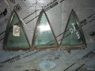 Форточка двери Toyota Auris