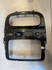 Рамка Магнитолы Renault Duster