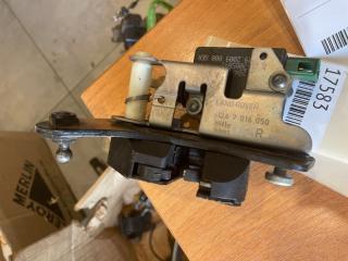 Замок багажника Land Rover Discovery