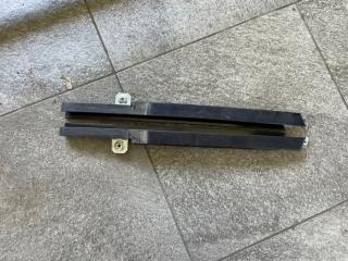 Направляющая стекла двери Mercedes-Benz S-Class 2012