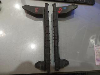 Направляющая стекла двери Audi Q7 2007